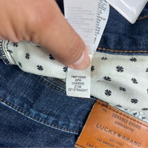 Lucky Brand Jeans Mens 40x32 ( 40x31) Blue 221 Straight - Picture 5 of 14
